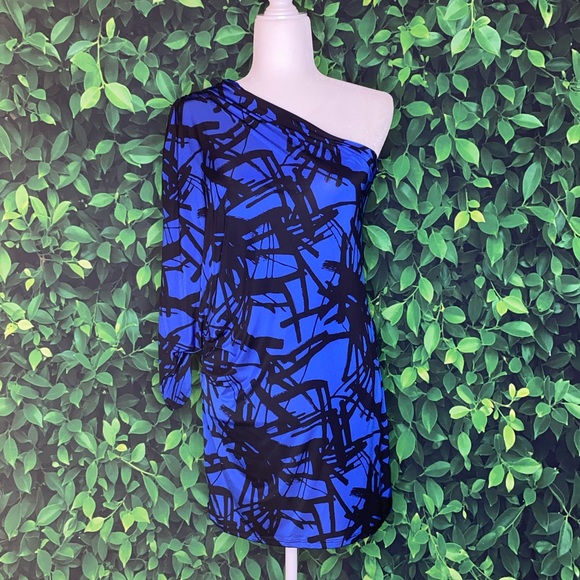 ONE-SHOULDER BATWING-SLEEVE DRESS • NWOT • SIZE L • PAPAYA - Picture 6 of 6